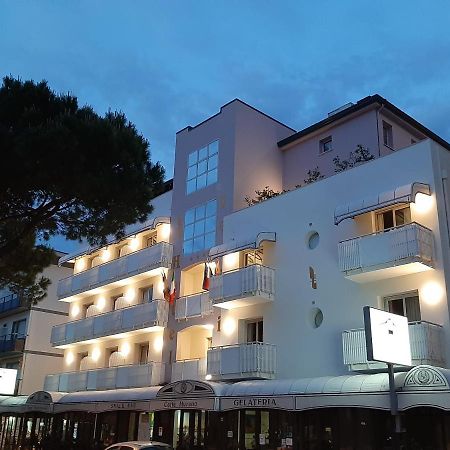 Hotel Venezia كاوْرلي المظهر الخارجي الصورة